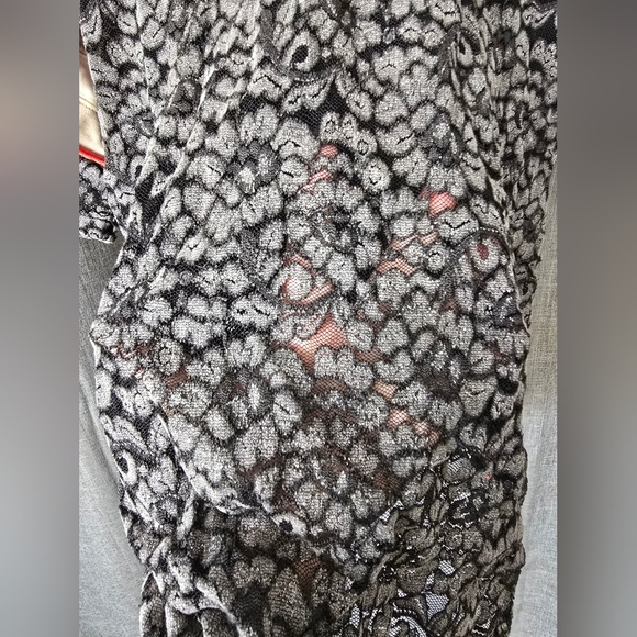 BKE Buckle Floral Size Oversized Jersey T Shirt Size XL Sheer Black - Picture 4 of 7